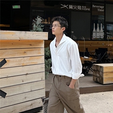白色