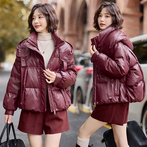 冬季新品 时尚保暖白鸭绒皮羽绒服 女装短款宽松外套图片