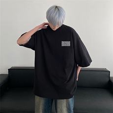 黑色