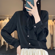 黑色
