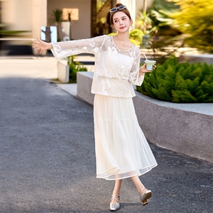 小香风套装女2025春夏新款防晒蕾丝上衣波西米亚网纱半身裙两件套图片