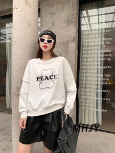 2021秋 小熊拉链卫衣图片