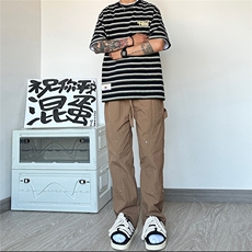卡其色