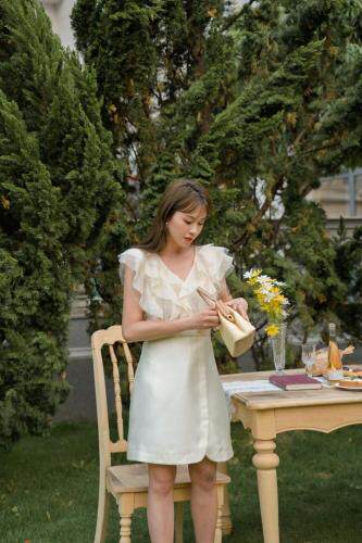 一款知性而溢满高级风情的连衣裙……，女装连衣裙，GN