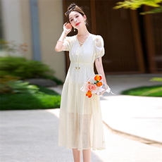 【贝X妮】气质简约系带V领泡泡袖连衣裙专柜清仓折扣25夏短袖裙子，女装连衣裙，超帛