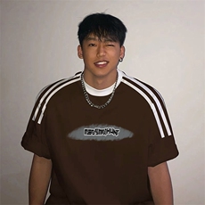 咖啡色