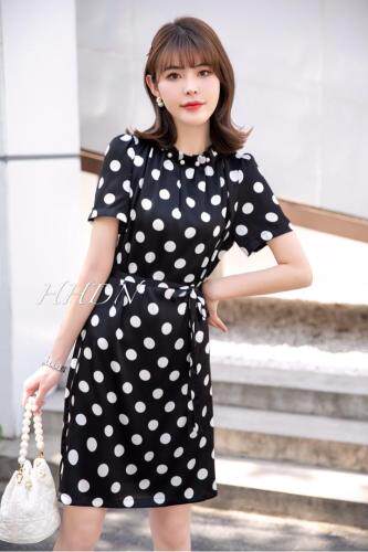 【现货】夏季新款女装修身显瘦短袖连衣裙，女装连衣裙，红火丹妮