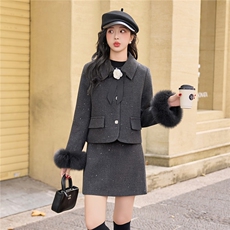 【bao款大货已出】2025冬装新款小香90%白鸭绒狐狸毛袖毛配胸花，女装套装/套裙，雅静靓衣