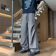 深灰色