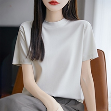 夏季新款简约半高领短袖女宽松百搭显瘦时尚休闲上衣，女装T恤，羊秋羊绒