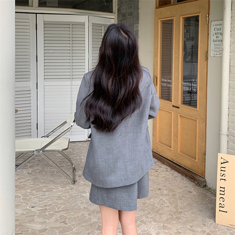 灰色小香风西装套装女春秋2025新款流行减龄穿搭名媛两件套小个子,女装套装/套裙,秋水欣儿