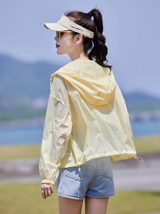 女2026新款夏装宽松显瘦今年流行空调衫旅行户外宽松薄短外套图片
