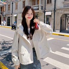 现货！！2025秋季新款时尚宽松短款休闲外套流行百搭工装夹克，女装短外套，2C306
