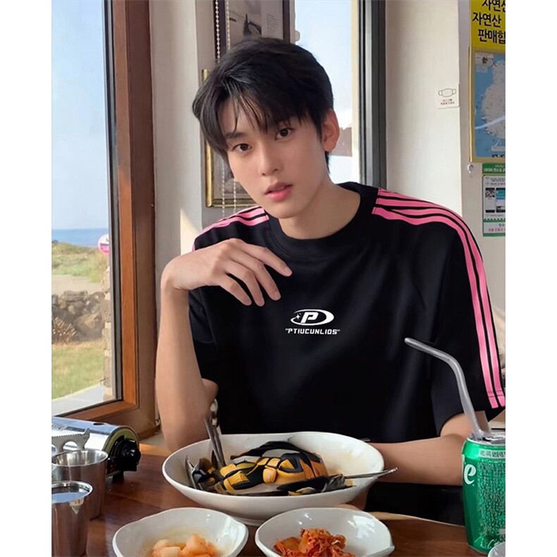 抖音得物品质二开240克宽松纯棉美式潮牌印花三条杠中性风短袖T恤，男装T恤，电商A486-1