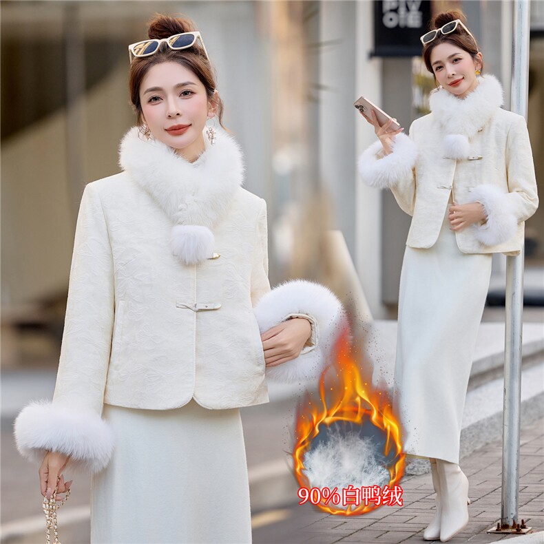 【bao款大货已出】2025冬装新中式提花白色羽绒服90白鸭绒狐狸毛图片