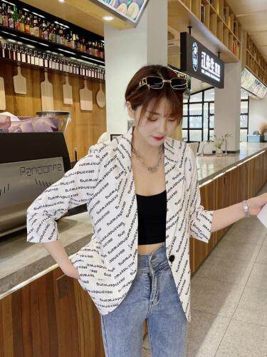 现货夏季新款字母图案袖子褶皱薄西服，女装，韩衫衣社