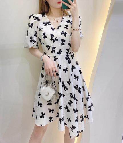 夏季新款不规则连衣裙，女装连衣裙，米社