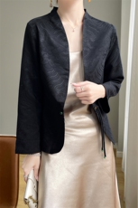 新中式复古提花V领气质缎面西装开衫女设计感盘扣长袖外套上衣潮，女装西装，朝贺羊绒