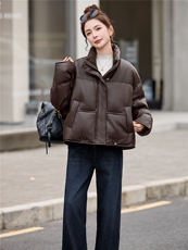 pu皮短款羽绒服女冬季2025新款小个子今年流行款加厚保暖外套立领，女装羽绒服，依万里