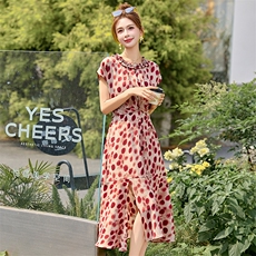 高级感温柔风女人味碎花波点连衣裙夏季新款超好看收腰显瘦A字裙，女装连衣裙，依路服饰