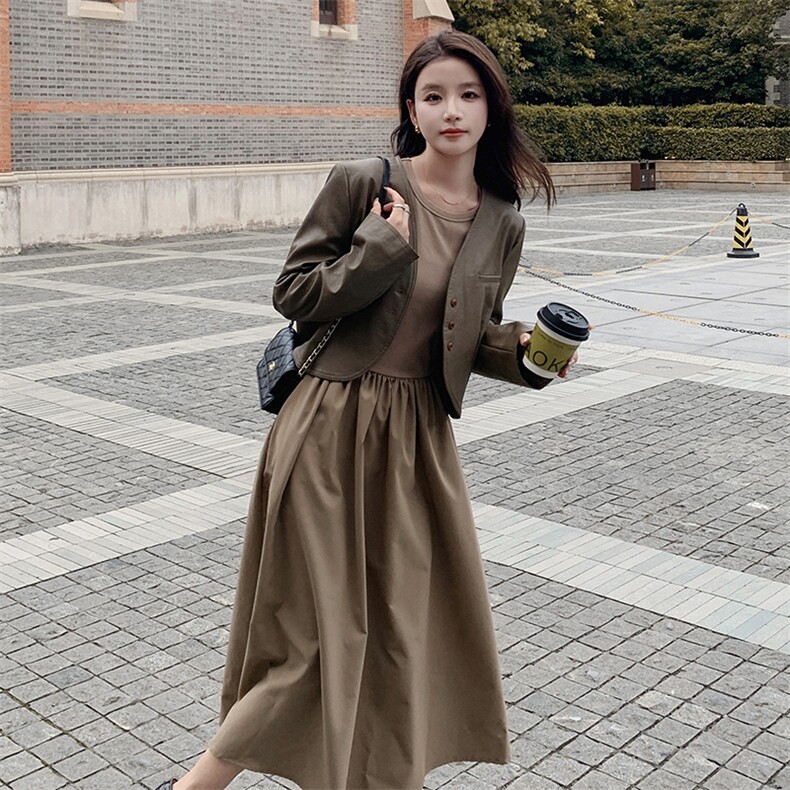 辣妹褶皱抹胸连衣裙女装时尚气质a字裙收腰显瘦中长裙子，女装连衣裙，2C166