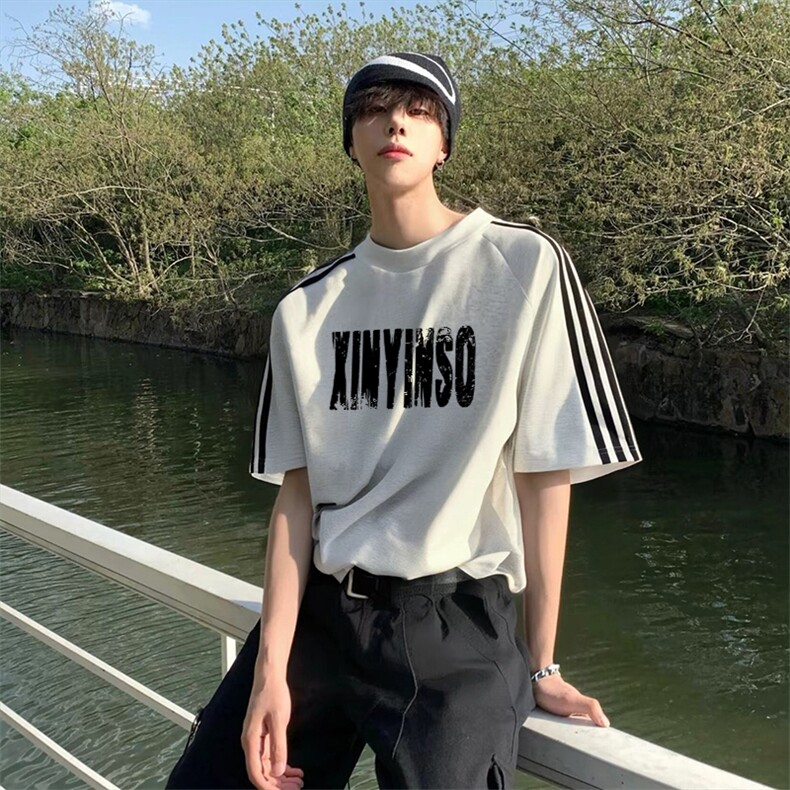 抖音得物品质二开240克宽松纯棉美式潮牌印花三条杠中性风短袖T恤,男装T恤,电商A486-1