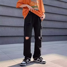 黑色