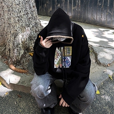黑色
