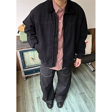 黑色