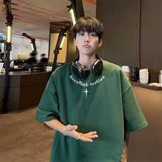 墨绿色