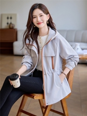 现货大货已出！！撞色抽绳连帽夹克2025秋季新款女装百搭时尚外套，女装风衣，以桐