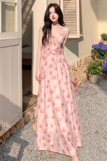 2024夏季新款时尚吊带连衣裙甜美印花修身显瘦长裙，女装连衣裙，倪叶myz