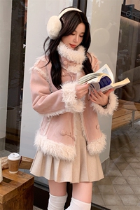 粉色高级感皮毛一体外套女短款2024冬季新款小个子设计毛茸茸上衣图片