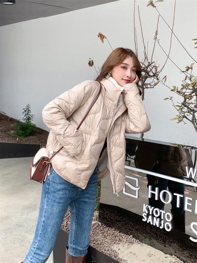 短裤羽绒服白鸭绒立领时尚修身外套，女装羽绒服，茗格拉