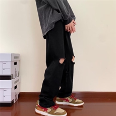 黑色