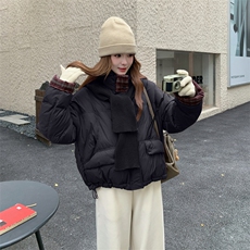 黑色配帽子