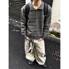 灰色