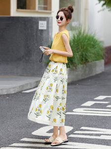套装裙2025夏新款巨好看的韩系绝美漂亮小香风减龄无袖出游两件套图片