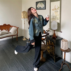 韩版复古设计感短款牛仔外套女2025春秋季新款显瘦高级感百搭上衣，女装短外套，纯色衣恋