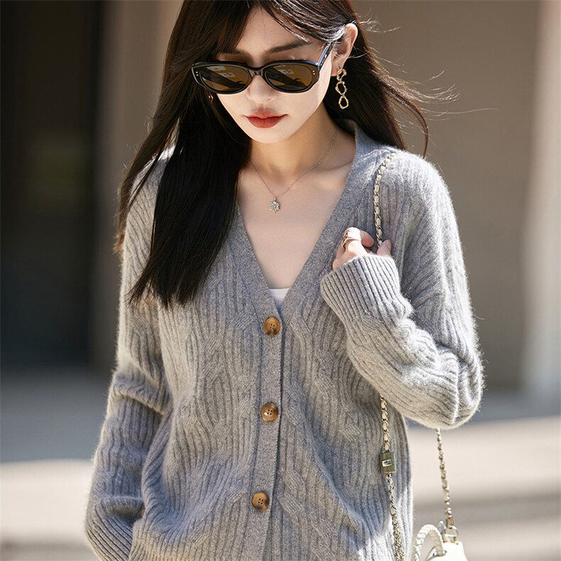 V领绞花100%纯羊毛开衫女25秋冬加厚针织毛衣宽松羊绒衫长袖外套,女装羊毛衫,吉高羊绒