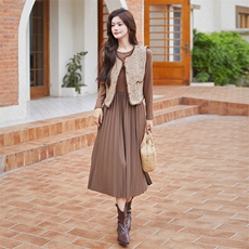 小香风套装女马甲百褶连衣裙2025秋季新款长袖显瘦两件套气质女装，女装连衣裙，艾米莉亚