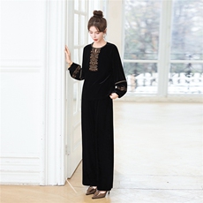 春夏重工气质刺绣新中式复古高级感运动休闲两件套原创设计，女装套装/套裙，梦依杭