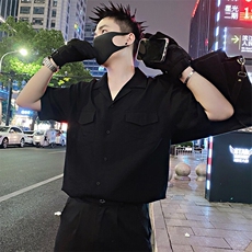 黑色