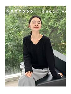 2025年秋季女士半身麻花V领图片