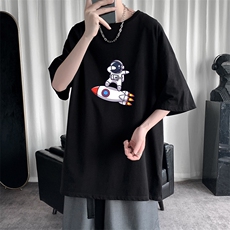 黑色