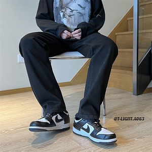 2023早春美式高街弹力修身重工艺水洗牛仔裤货号K695P60,ins潮男穿搭黑色短袖图片