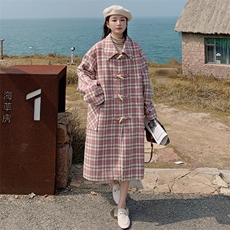 粉红色