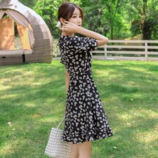 小雏菊碎花雪纺连衣裙女2021年夏季新款韩版修身，女装连衣裙，寒都衣屋