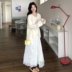 温柔小香风针织衫两件套女春秋2025新款高级感独特绝美半身裙套装，女装套装/套裙，维壹