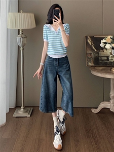女夏新款时尚套装宽松显瘦娃娃领条纹冰丝短袖上衣牛仔中裤两件套图片